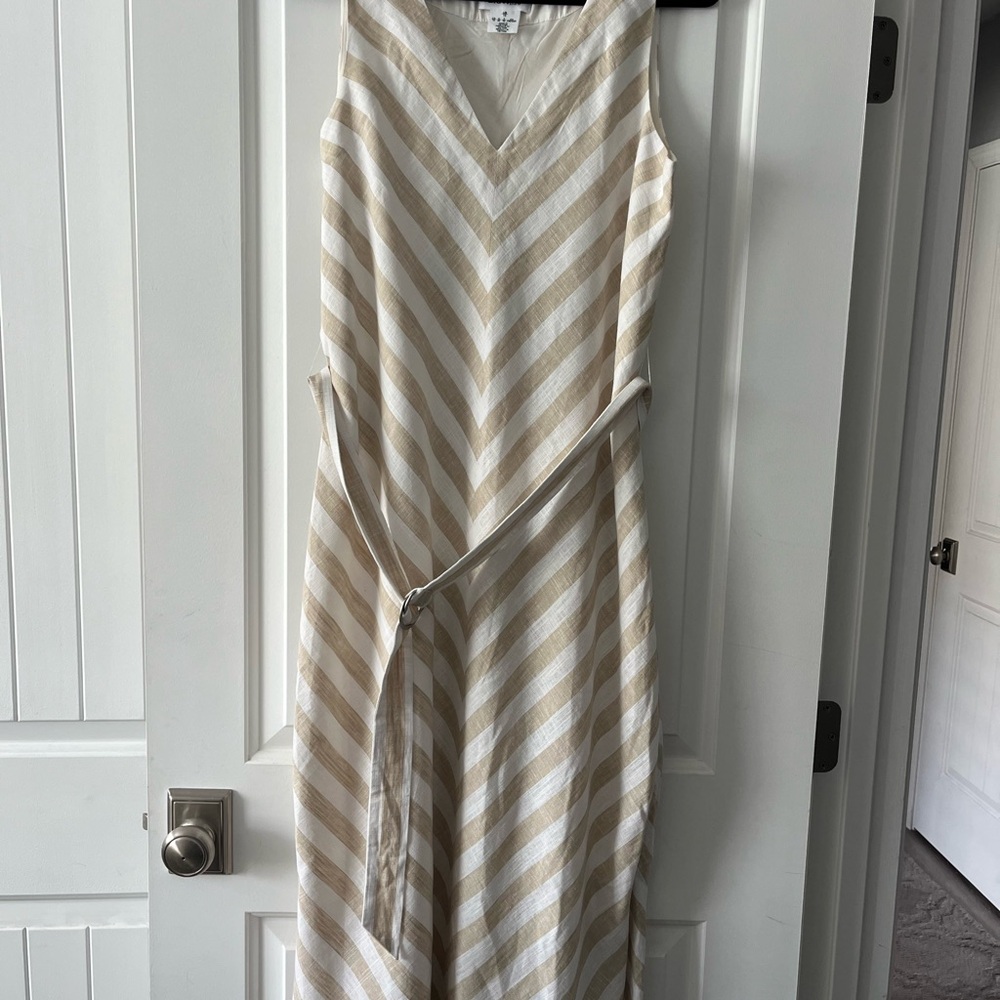 DKNY Beige and White Chevron Maxi Dress